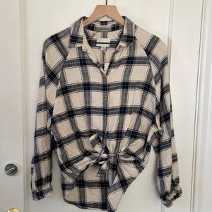 AE Black & Cream Flannel Button-Down NWT